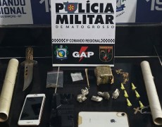 Polícia Militar encontra cocaína e maconha em guarda-roupa e sob a cama em ação