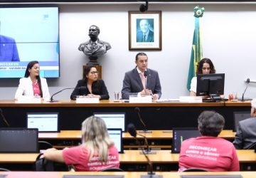 Governo prioriza prevenção do câncer, mas entidades apontam falhas no atendimento às mulheres