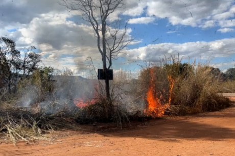 Gestão Ricardo Galvão e Bombeiros empenhados no combate as queimadas em Aragarças