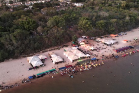 Praia do Bosque atrai milhares de pessoas e vira destaque no estado pelo 2º ano consecutivo