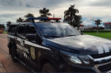 Professora é indiciada suspeita de agredir crianças e trancá-las em quarto escuro em escola de MT