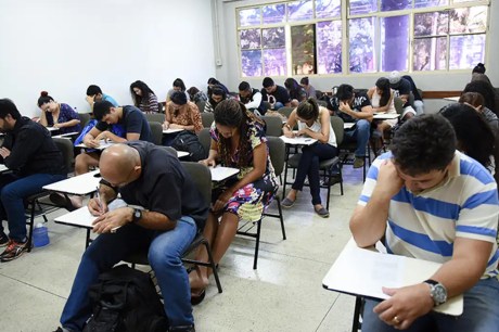 Inep aplica neste domingo provas do Encceja e do Revalida