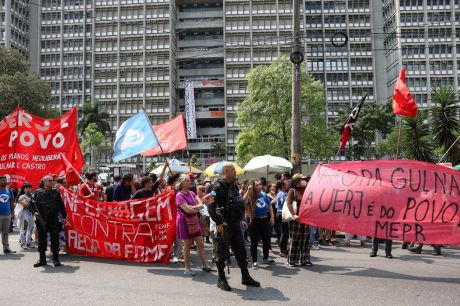 Ocupação da Uerj: Justiça autoriza uso da força policial e multa