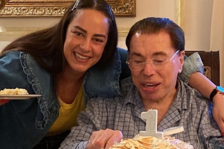 Silvia Abravanel volta à TV após morte de Silvio Santos e faz homenagem ao pai