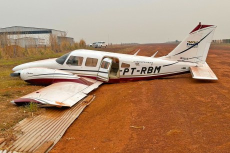 Avião bimotor fretado que buscaria deputado estadual do Mato Grosso faz pouso de barriga Por Carlos Martins- 3 de setembro de 2024