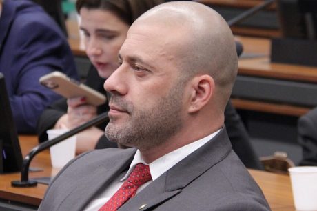 Moraes manda o ex-deputado Daniel Silveira para o regime semiaberto