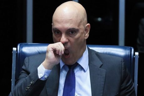 Após o cumprimento de bloqueios e o pagamento de multas milionárias, Alexandre de Moraes libera o retorno da rede social X no Brasil