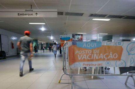 Saúde nega desabastecimento generalizado de vacinas no Brasil