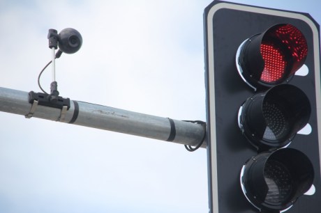 Semáforos inteligentes de Barra do Garças farão reconhecimento facial e controle automático do tempo de abertura