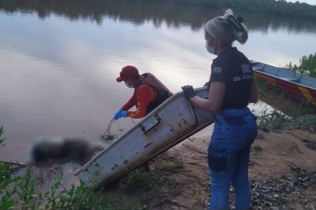 Corpo em decomposição de suposta vítima de assassinato é encontrado no Rio Araguaia