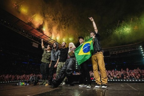 Linkin Park consolida força no Brasil com show potente e recheado de hits