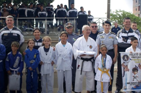 Projeto Águias do Tatame recebe 53 kimonos durante abertura das Olimpíadas da PMMT