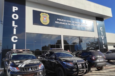 Polícia Civil prende homem por perseguir casal de namorados e descumprir medida protetiva