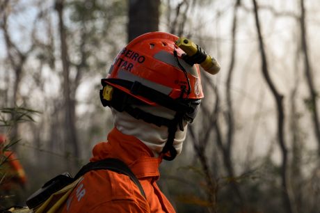 Corpo de Bombeiros aplica R$ 208,6 milhões em multas por uso irregular do fogo