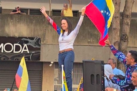 Com tiros: Líder opositora venezuelana tem comboio interceptado ao sair de um protesto e é sequestrada por militares do regime Maduro