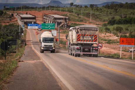 Governo licita R$ 1,59 bilhão em obras de infraestrutura em 2024