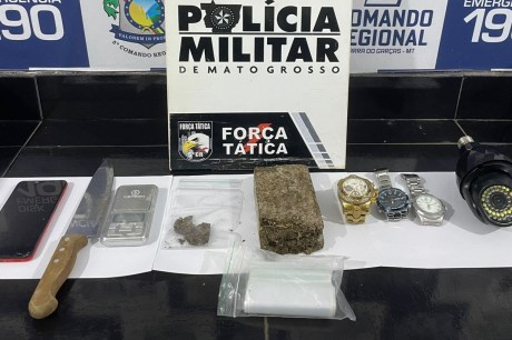 PM prende suspeitos e fecha ponto de venda de drogas monitorado por facção em Barra do Garças