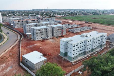 Governo de MT fará aporte para construção de casas populares em mais oito municípios