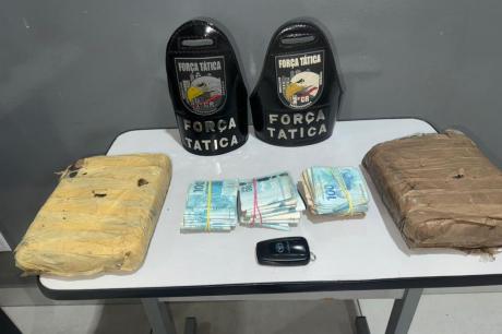 Faccionado preso com drogas e dinheiro ameaça Policiais Militares