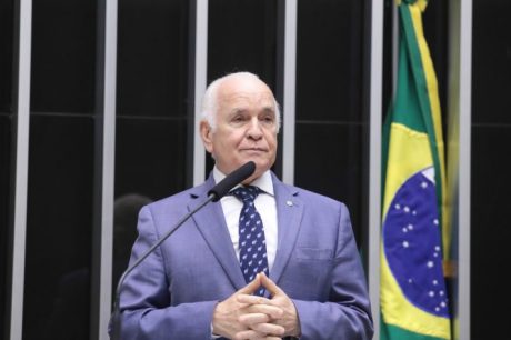 Gilberto Nascimento é eleito presidente da Frente Parlamentar Evangélica