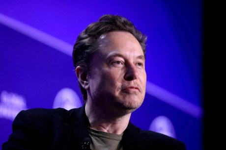 Fortuna de Musk Derrete! Boicote à Tesla Acelera Queda