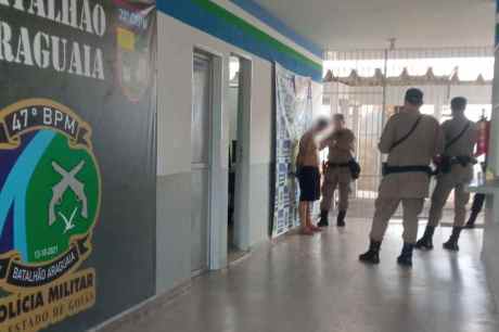 Homem foragido de 30 anos considerado perigoso é preso em clube 