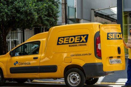 Correios Atrasam Salários: Caos e Ineficiência na Estatal!