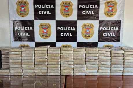 Homem é preso em flagrante com 211 tabletes de cocaína em Fiat Uno em MT