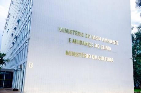 Escândalo na Cultura: Desvios e Corrupção no Governo Lula!